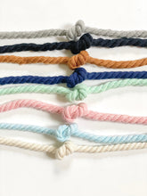 Load image into Gallery viewer, Classic Macramé Leash